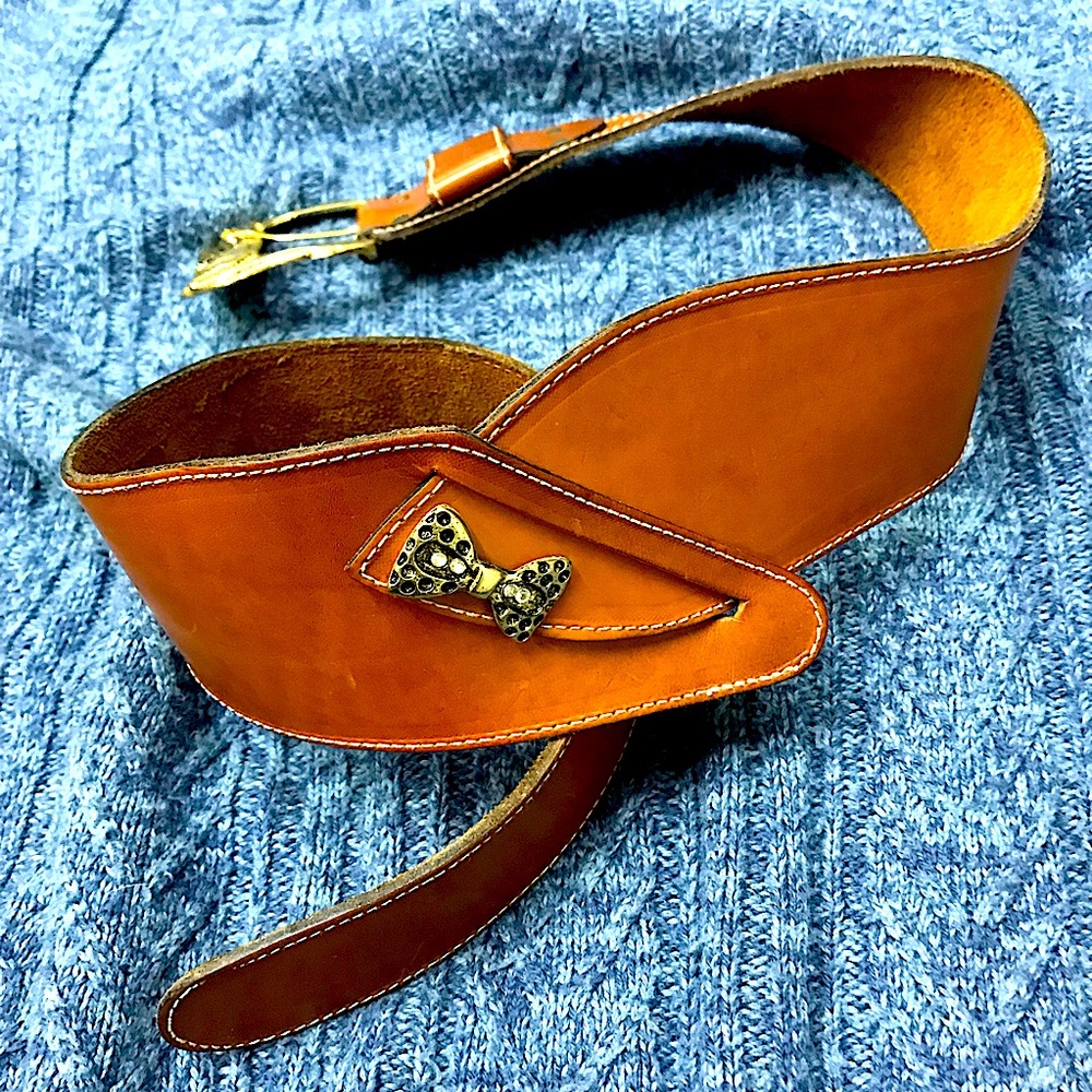 Unique ‘Bow Back’ Sweater Belt